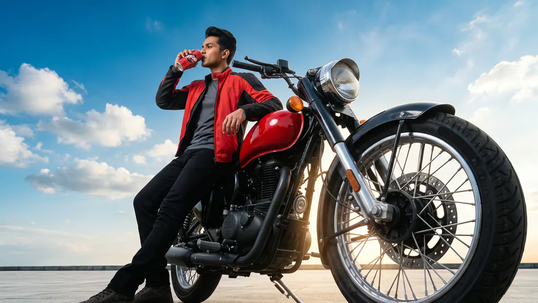 The poster shot: a can, a bike and the whole sky.